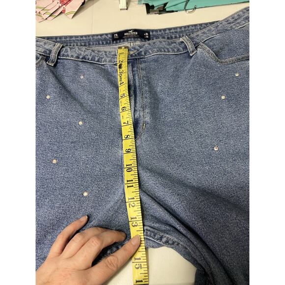Hollister Ultra High-Rise Mom Jean Light Wash Size 21 L (W35-L29) Rhinestones - Picture 9 of 9